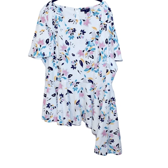 Lane Bryant Floral Peplum Asymmetrical Hem top - Picture 5 of 8